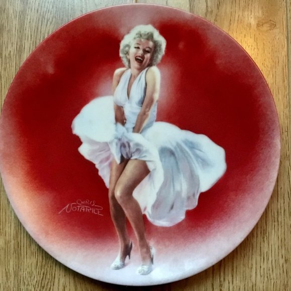 Limited Edition MARILYN MONROE “Seven Year Itch” Porcelain Collector pla… - Picture 1 of 6